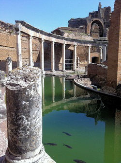 Teatro Marittimo at Villa Adriana